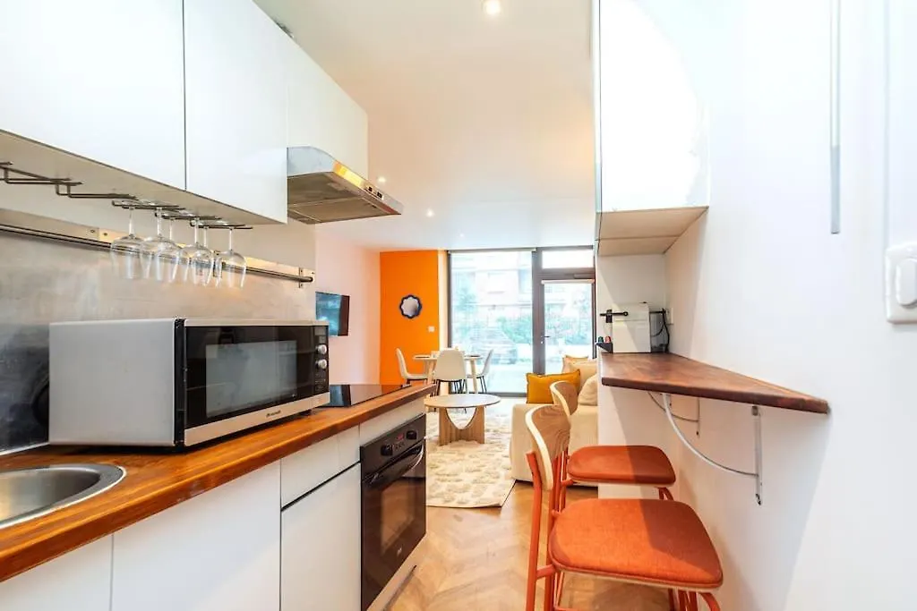 Appartement Colore Aux Portes Des Buttes Chaumont Parijs